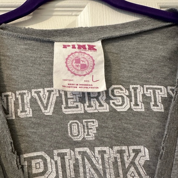 Vintage VS/Pink v-neck tee - Picture 2 of 2